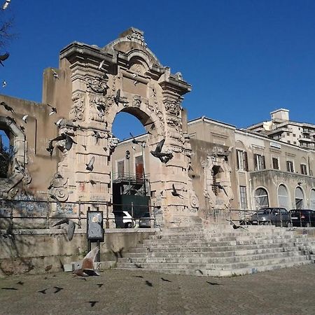 Апартаменты La Casa Di Fata Morgana Мессина Экстерьер фото